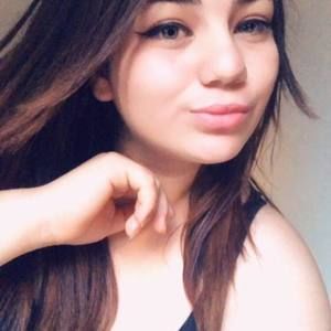 Meet your Posher, Alexandra